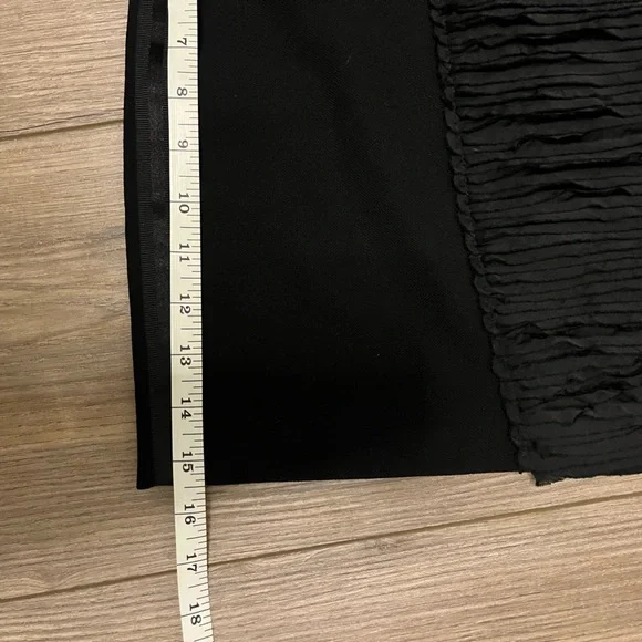 Alessandro Dell'Acqua Black Mini Skirt with Front Ruffle Panel 40 - Picture 8 of 8